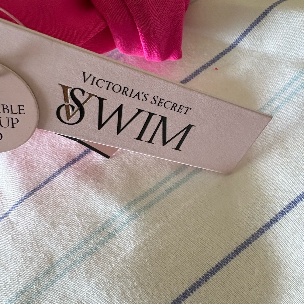 Victoria’s Secret Hot Pink Twist Front Bikini Top Size 36D - Picture 10 of 15